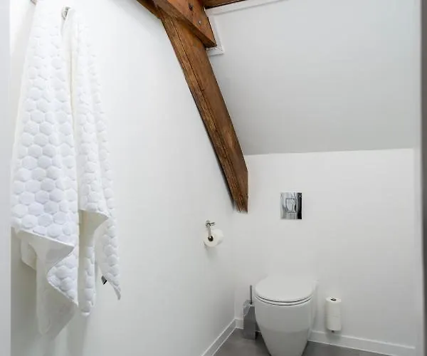 Aan De Koningsmuur 3*