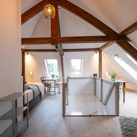 Aan De Koningsmuur B&B 디렌